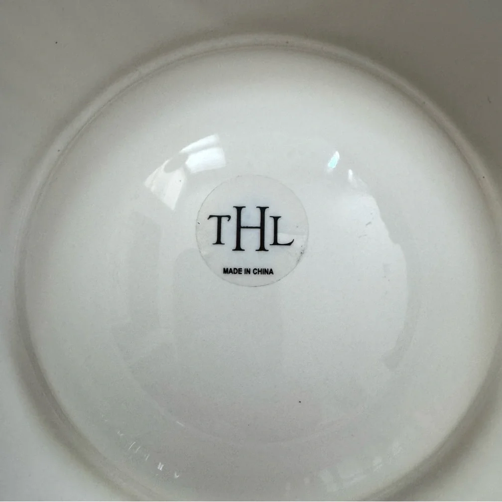 Ceramic cat food or water dish